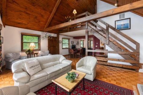 64 Greenview Court Howard OH 43028