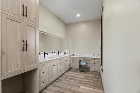17100 N Liberty Road Fredericktown OH 43019