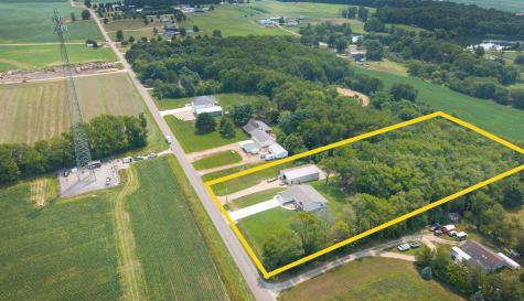 22686 Deal Road Gambier OH 43022