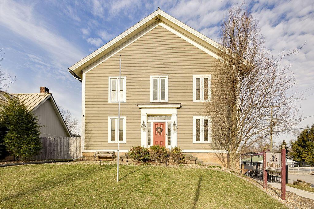 39 N Main Street Fredericktown OH 43019