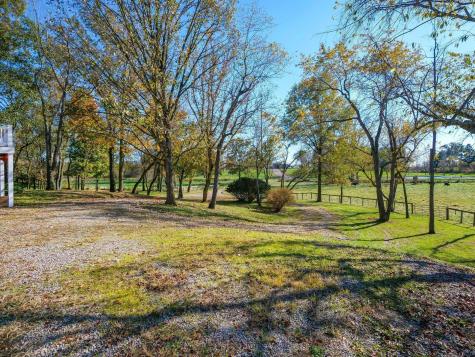 17041 Tulloss Road Mount Vernon OH 43050