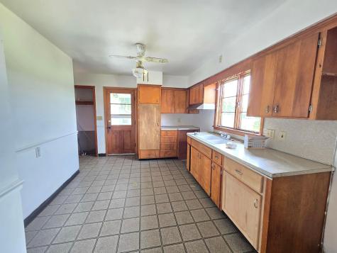 132 Portland Way S Galion OH 44833