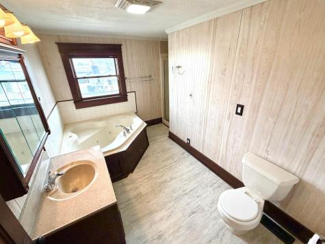 203 Taylor Street Fredericktown OH 43019