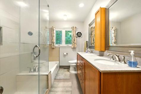 302 E Woodside Drive Gambier OH 43022