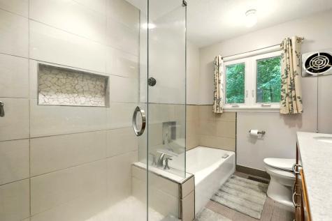 302 E Woodside Drive Gambier OH 43022