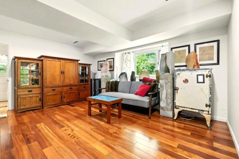 302 E Woodside Drive Gambier OH 43022