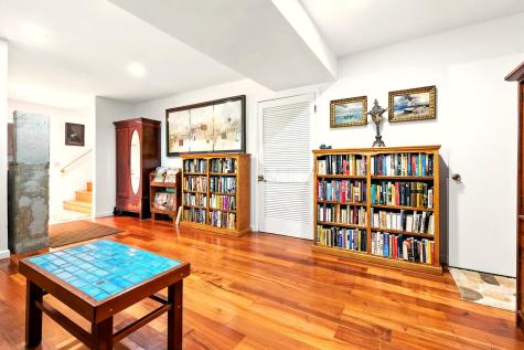 302 E Woodside Drive Gambier OH 43022