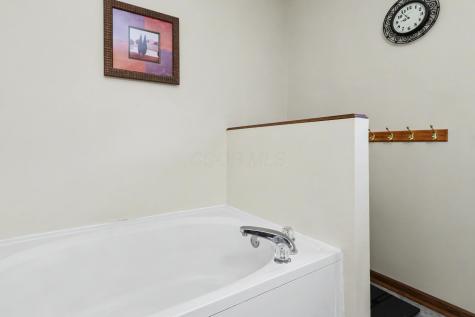 6096 Windfall Road Galion OH 44833