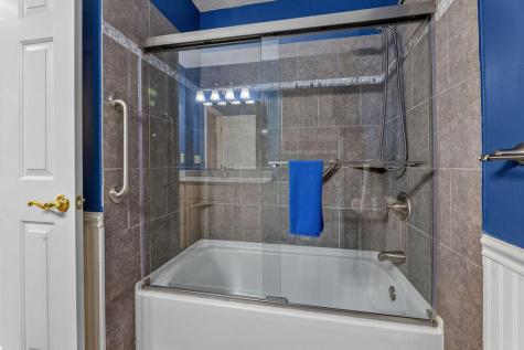 329 Floralwood Drive Howard OH 43028