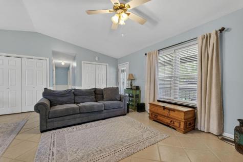 329 Floralwood Drive Howard OH 43028