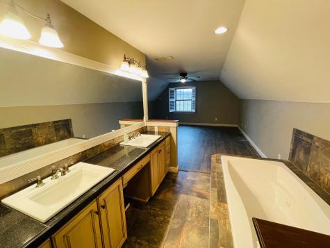 926 Fairway Drive Howard OH 43028
