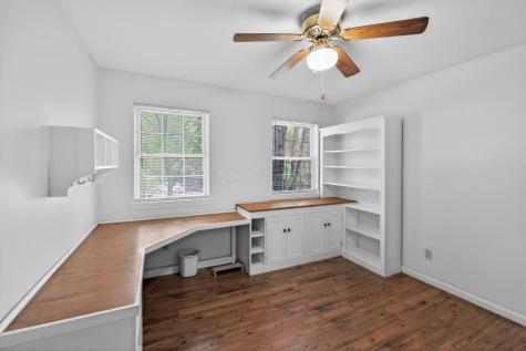 714 Greenbriar Circle Howard OH 43028