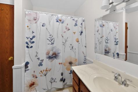 714 Greenbriar Circle Howard OH 43028