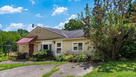 3976 Millersburg Road Gambier OH 43022