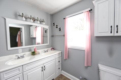 18240 Nunda Road Howard OH 43028