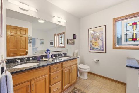 106 Meadow Lane Gambier OH 43022