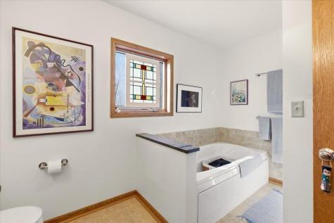 106 Meadow Lane Gambier OH 43022