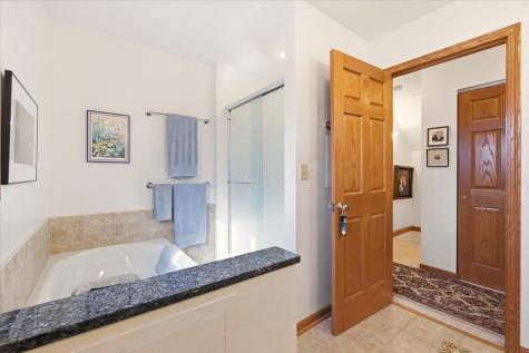 106 Meadow Lane Gambier OH 43022