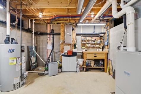 106 Meadow Lane Gambier OH 43022