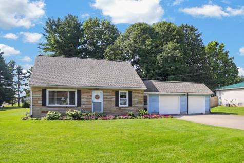 11 E Mound Street Fredericktown OH 43019