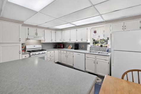 11 E Mound Street Fredericktown OH 43019