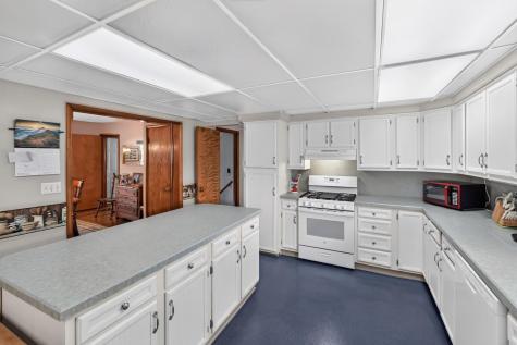 11 E Mound Street Fredericktown OH 43019