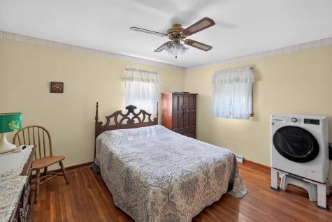 11 E Mound Street Fredericktown OH 43019