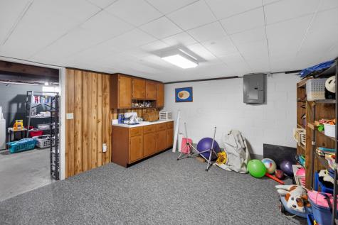 11 E Mound Street Fredericktown OH 43019
