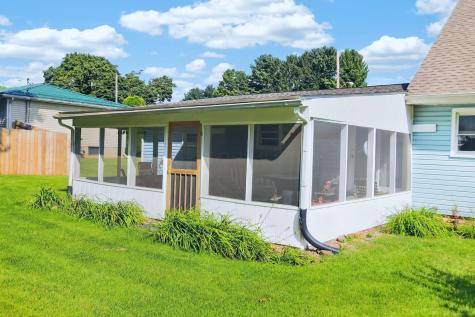 11 E Mound Street Fredericktown OH 43019