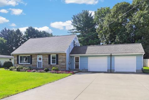 11 E Mound Street Fredericktown OH 43019