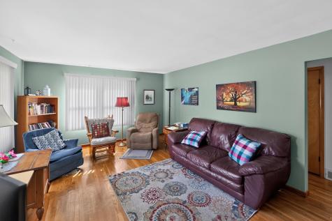 11 E Mound Street Fredericktown OH 43019
