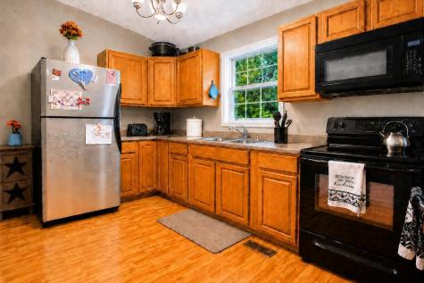 218 Woodlawn Circle Howard OH 43028
