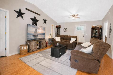 218 Woodlawn Circle Howard OH 43028