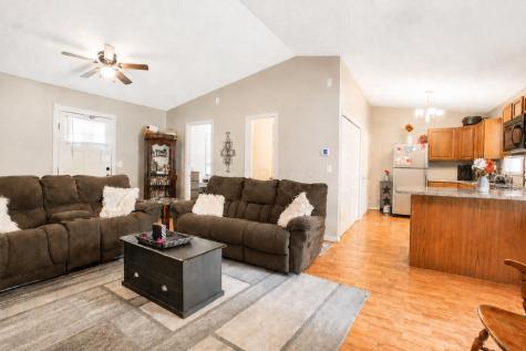 218 Woodlawn Circle Howard OH 43028