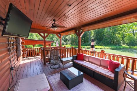 19697 Knox Lake Road Fredericktown OH 43019