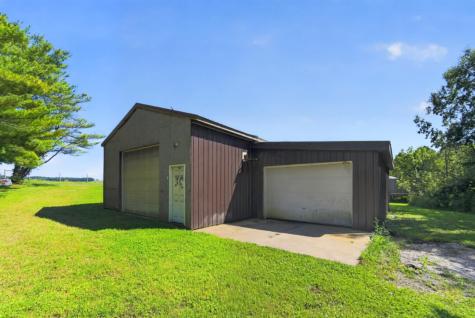19697 Knox Lake Road Fredericktown OH 43019