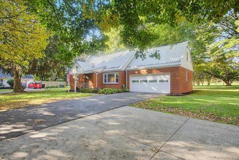 83 Mount Vernon Avenue Fredericktown OH 43019
