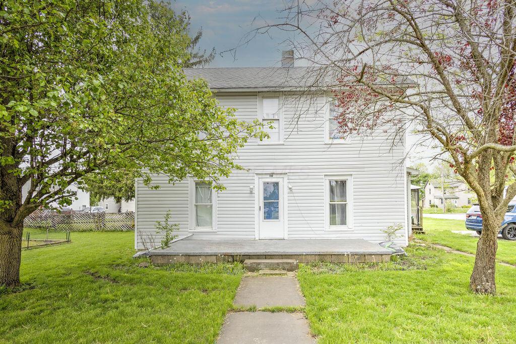 160 N Clayton Street Centerburg OH 43011