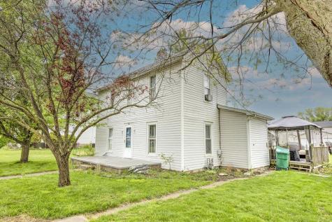 160 N Clayton Street Centerburg OH 43011