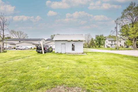 160 N Clayton Street Centerburg OH 43011