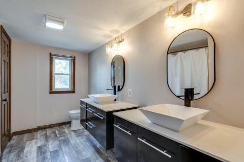 18080 Woodview Lane Fredericktown OH 43019