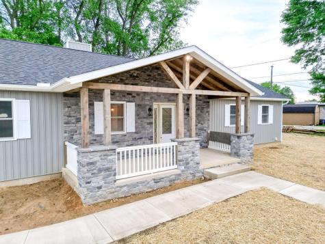 228 E Walnut Street Extension Danville OH 43014