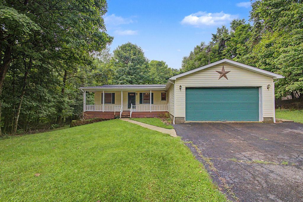 589 Floral Valley Drive W Howard OH 43028