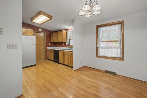 589 Floral Valley Drive W Howard OH 43028