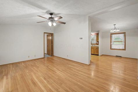 589 Floral Valley Drive W Howard OH 43028