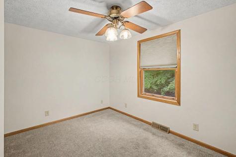 589 Floral Valley Drive W Howard OH 43028