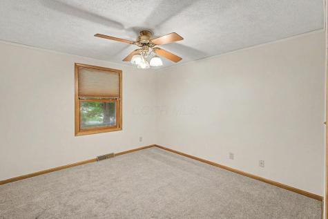 589 Floral Valley Drive W Howard OH 43028