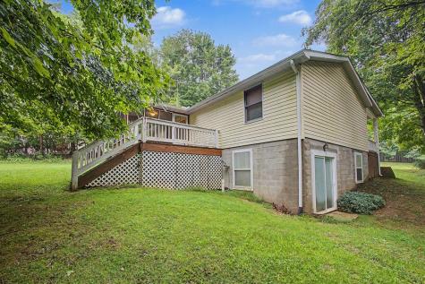 589 Floral Valley Drive W Howard OH 43028