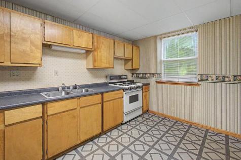 589 Floral Valley Drive W Howard OH 43028