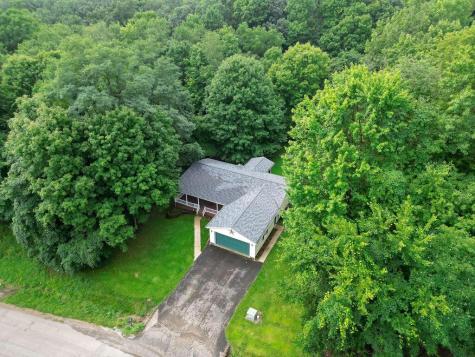 589 Floral Valley Drive W Howard OH 43028